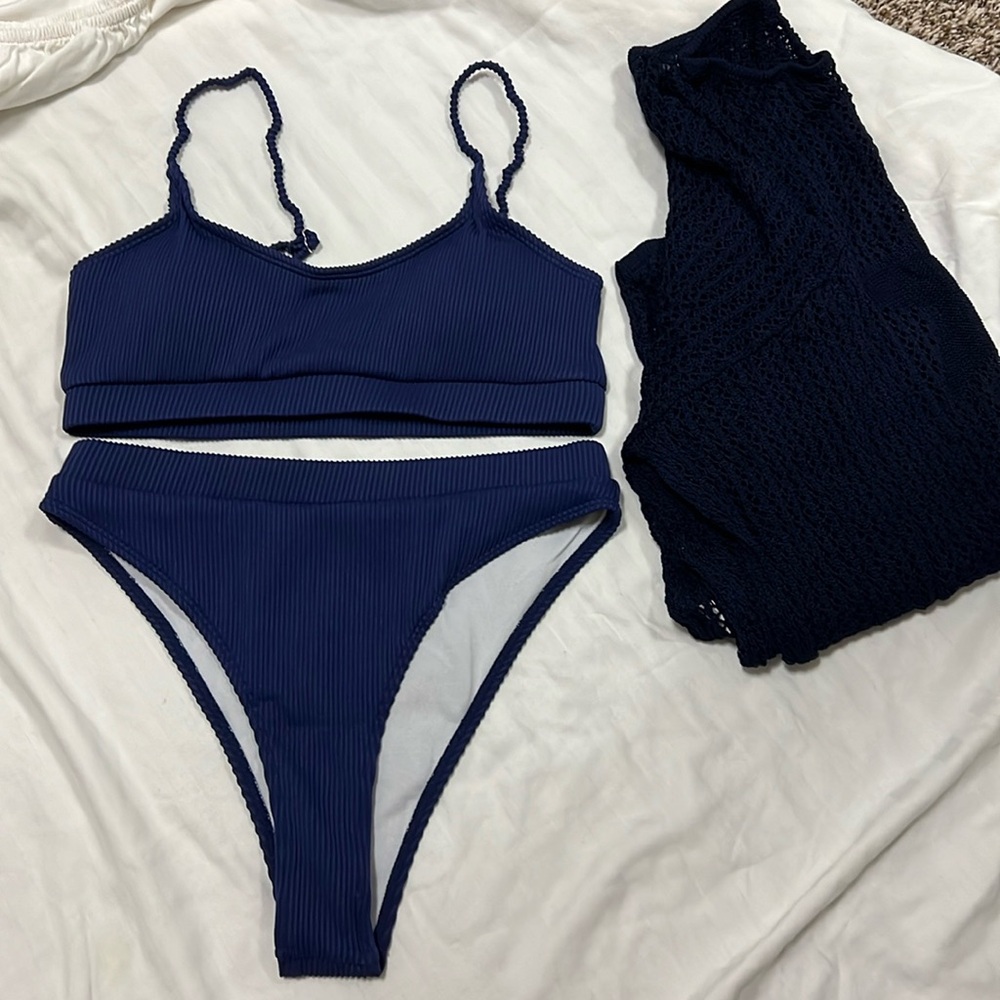 NEW!!!!  Bikini Sets Swimsuit with Cover-Up. Size S